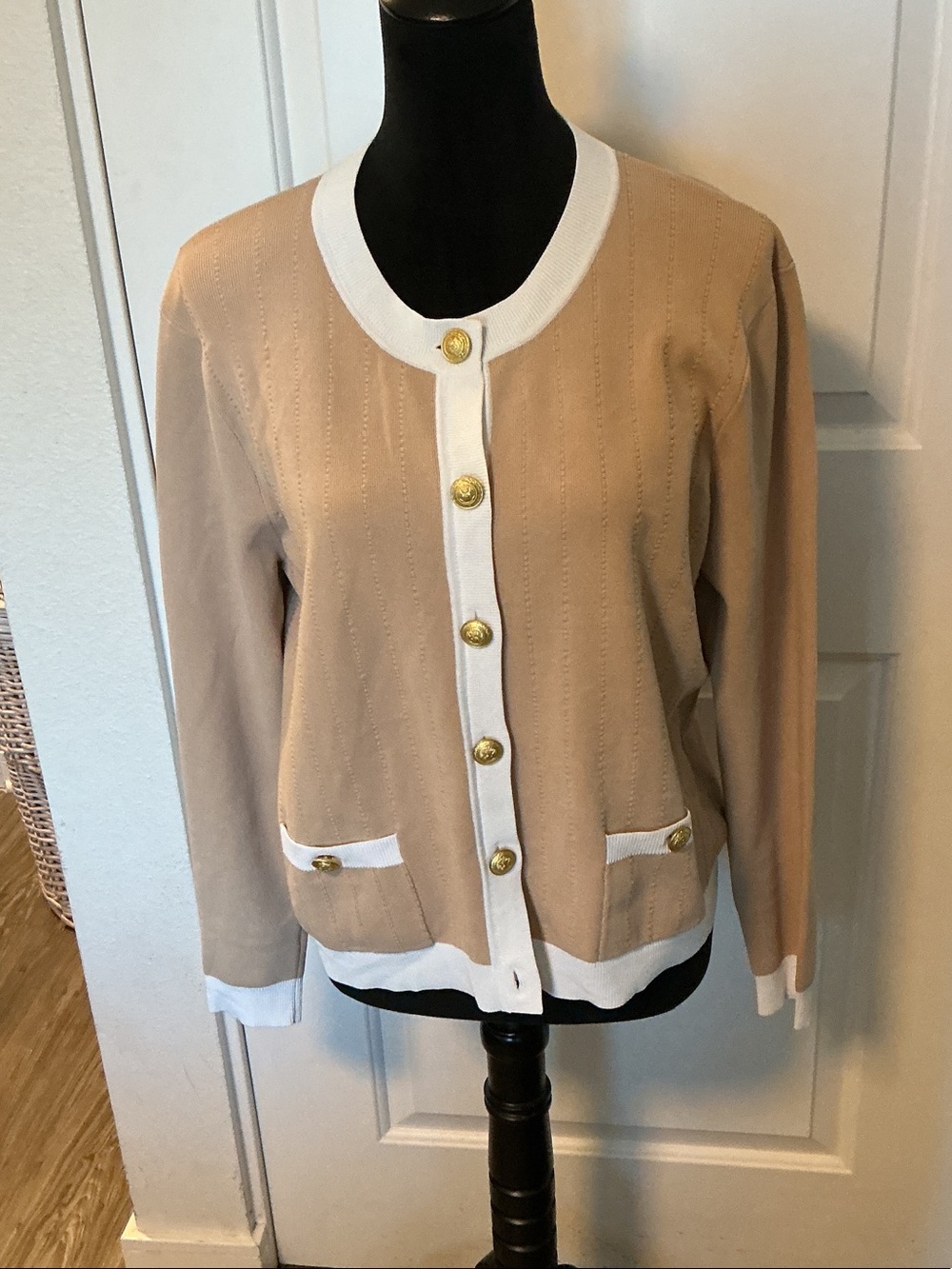 L’AGENCE Leon Women's Beige and White Button-Front Cardigan XXL - Picture 6 of 13